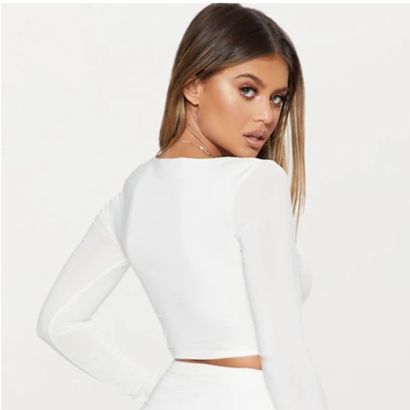 Pretty Little Thing White Long Sleeve Crop Top NWT - Picture 2 of 5